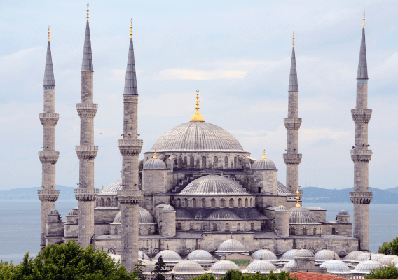 Exploring the Educational Landscape: The Pros of Studying in Türkiye